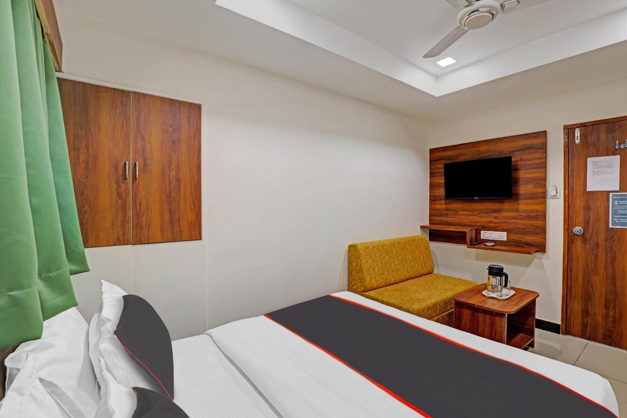 Capital O Bhavya Villa Ahmedabad Eksteriør bilde