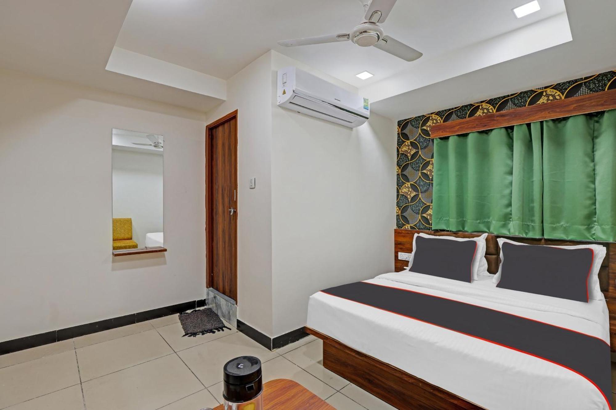Capital O Bhavya Villa Ahmedabad Eksteriør bilde